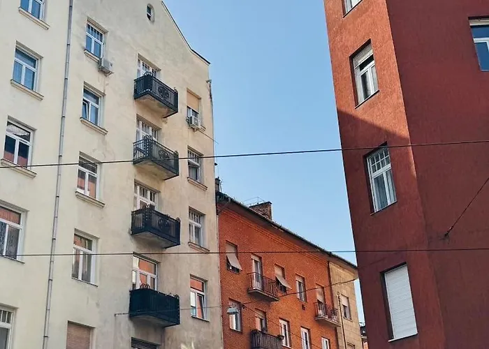Cozynest In Center *
